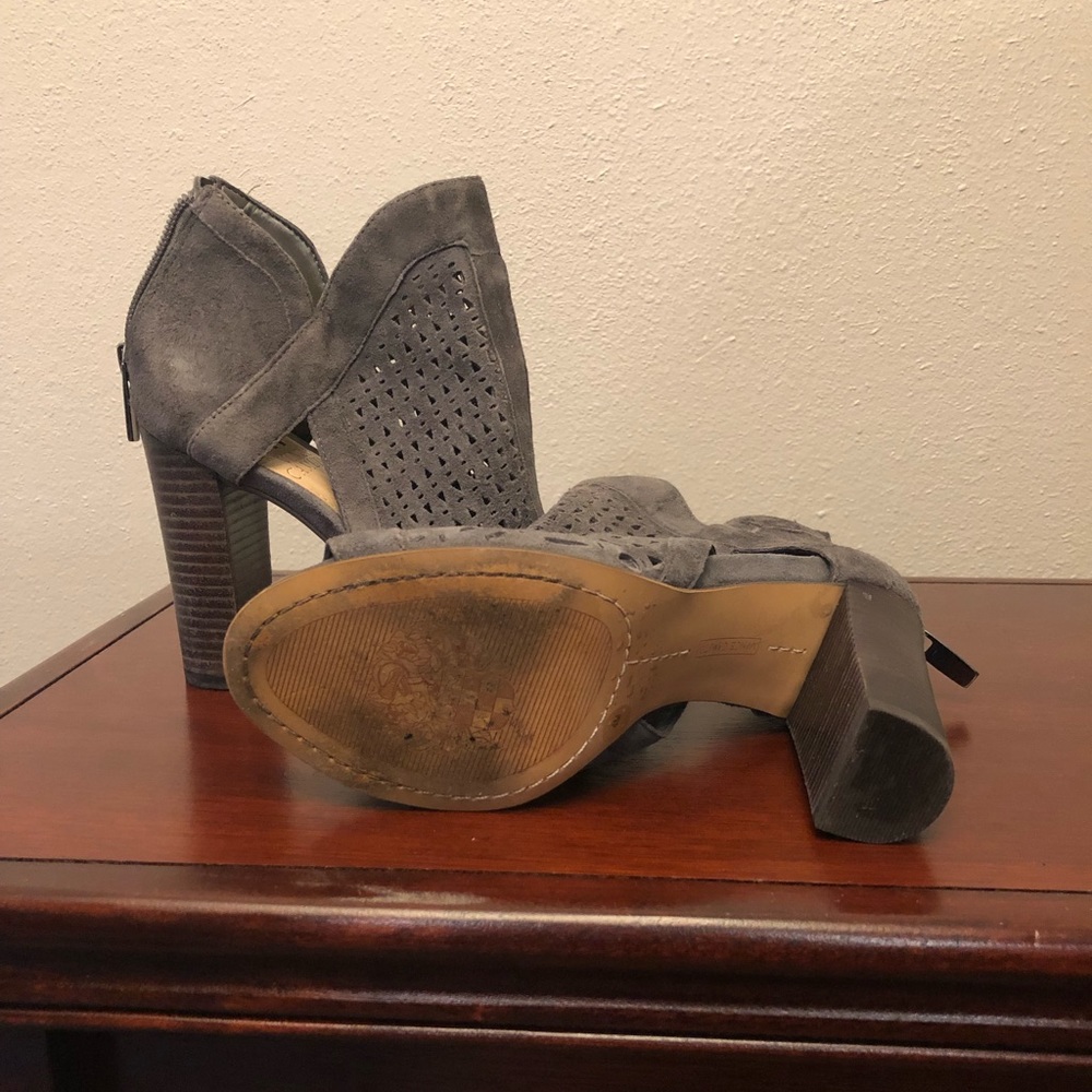 Vince Camuto gray suede cutout ankle bootie size 4.